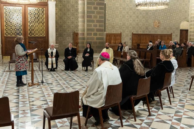 2026_01_25_okumenikus fotokiallitas_07.jpg